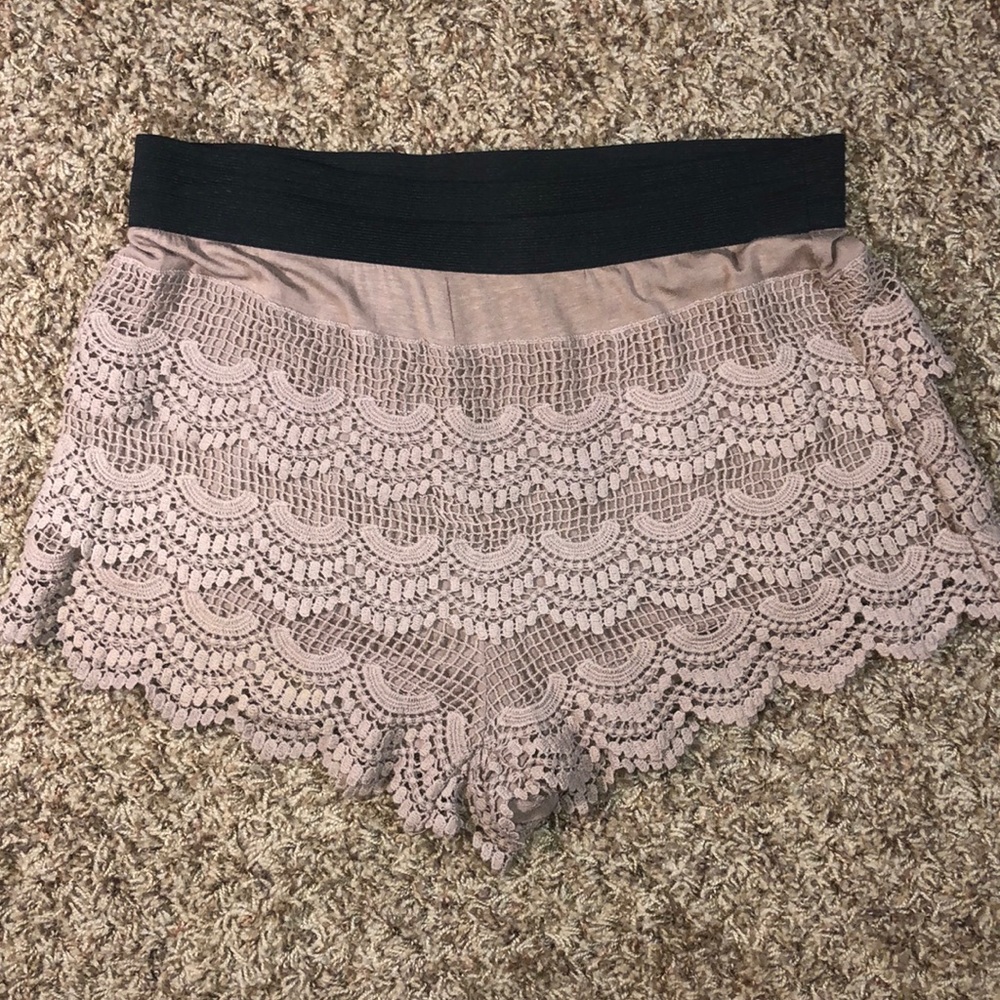 Umgee Dark Khaki Crochet Lace Shorts, size M